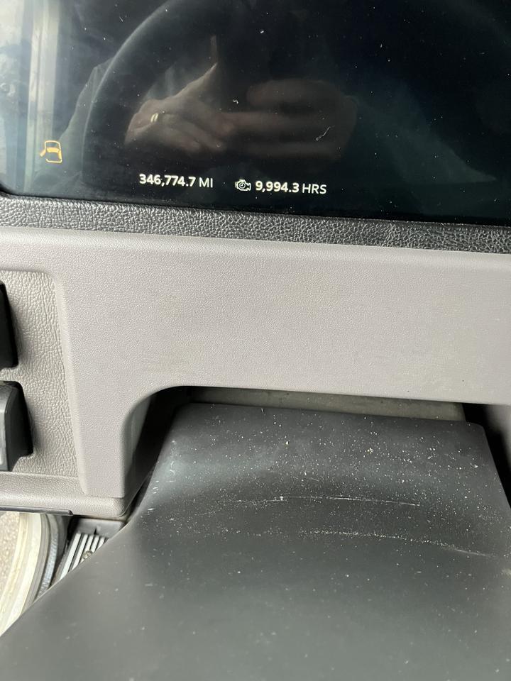 2023 Peterbilt 567 80" High Roof Rochester MN