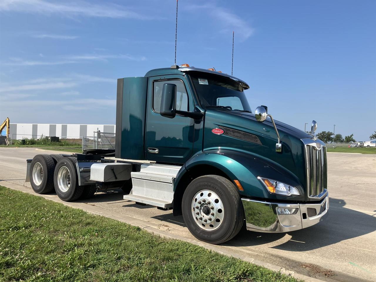 2023 Peterbilt 579 Rochester MN