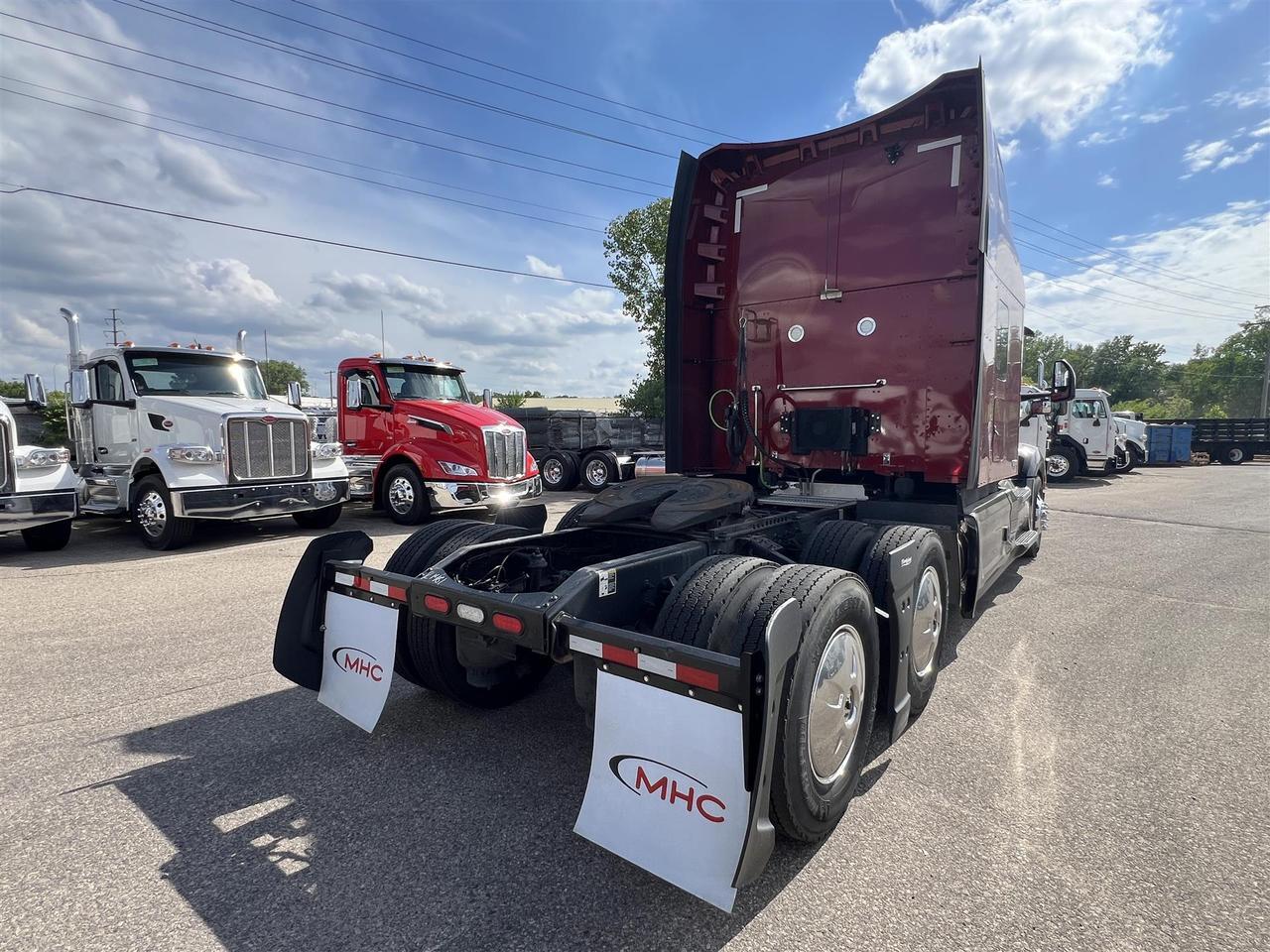 2023 Peterbilt 579 in South St. Paul, MN — photo 3