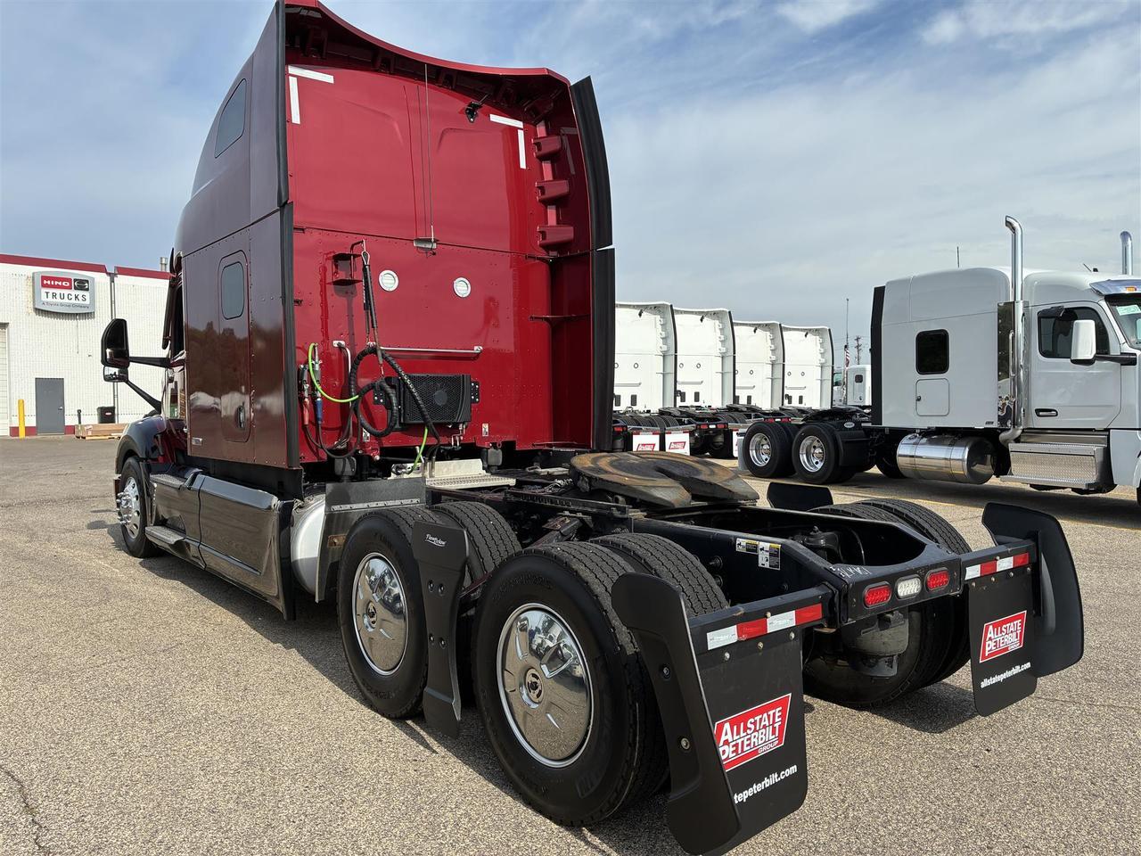 2023 Peterbilt 579 80" Double Bunk Raised Roof South St. Paul MN