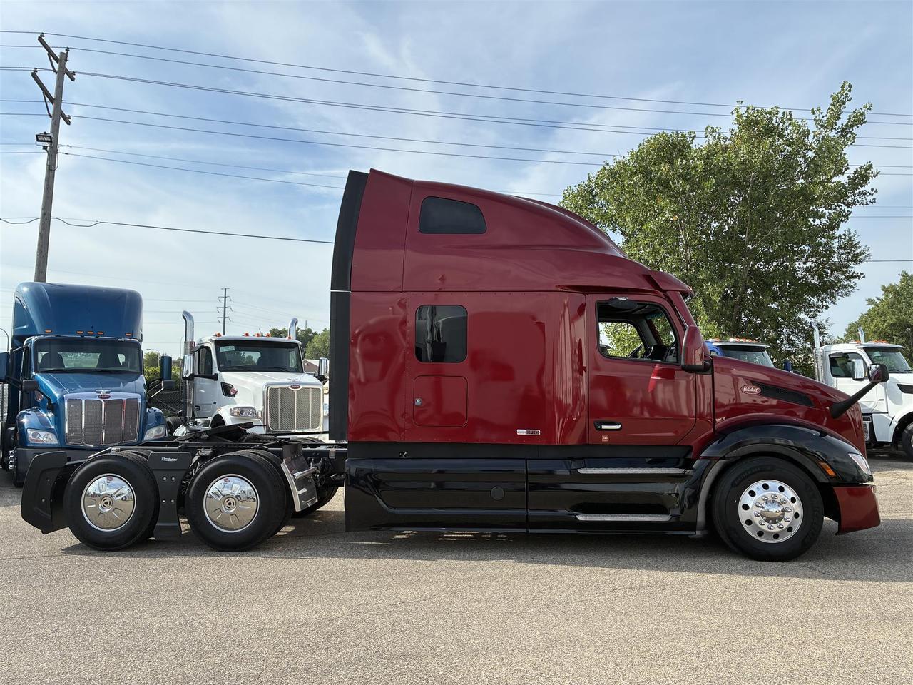 2023 Peterbilt 579 80" Double Bunk Raised Roof South St. Paul MN