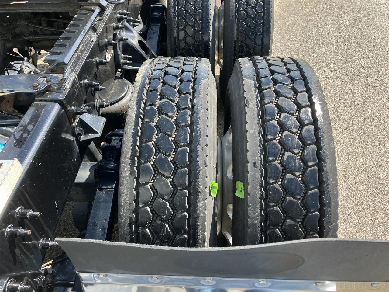 2023 Peterbilt 579 80&quot; Double Bunk Ultraloft Rochester MN