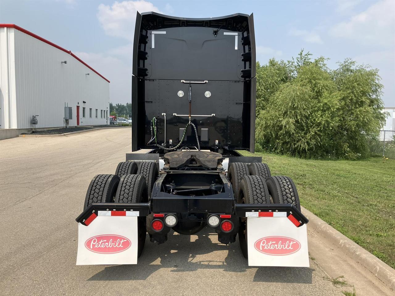 2023 Peterbilt 579 80&quot; Double Bunk Ultraloft Rochester MN