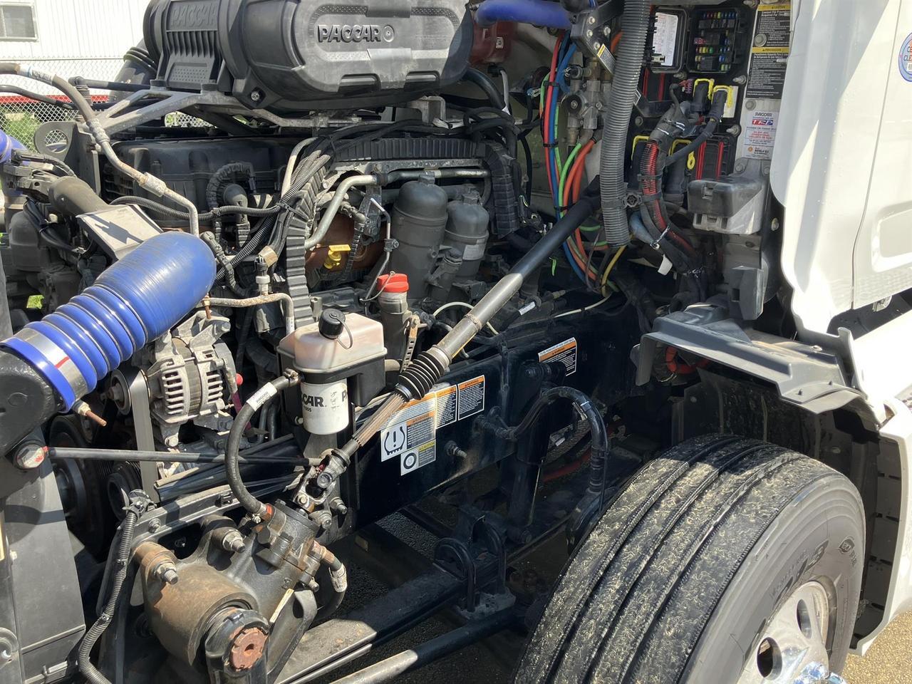 2023 Peterbilt 579 80" Double Bunk Ultraloft South St. Paul MN