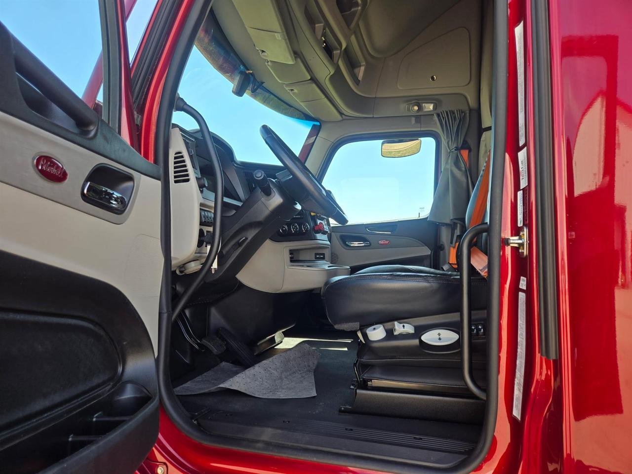 2023 Peterbilt 579 80" Ultraloft Rochester MN