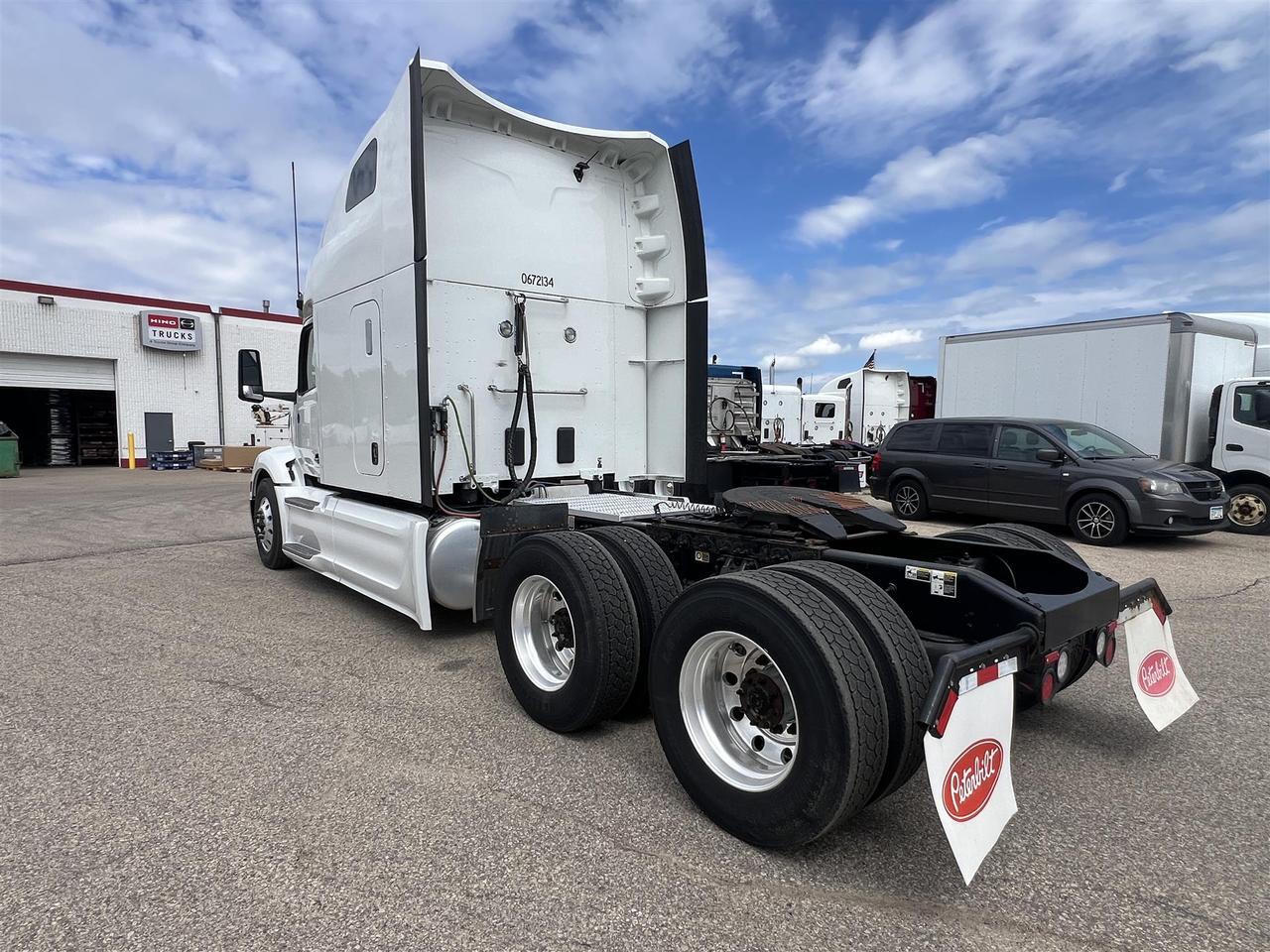 2023 Peterbilt 579 80" Ultraloft Rochester MN