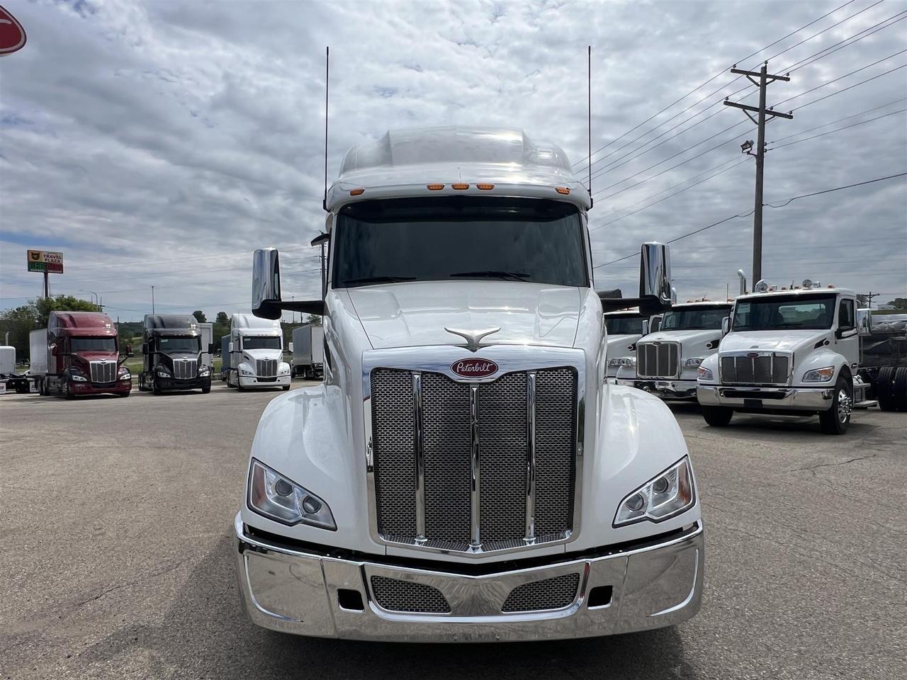 2023 Peterbilt 579 Sleeper