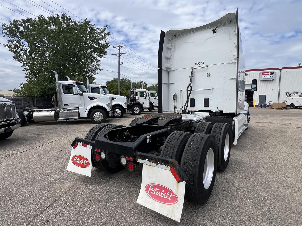 2023 Peterbilt 579 80" Ultraloft Rochester MN