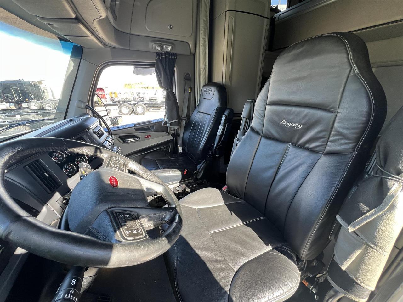 2023 Peterbilt 579 80&quot; Ultraloft Rochester MN