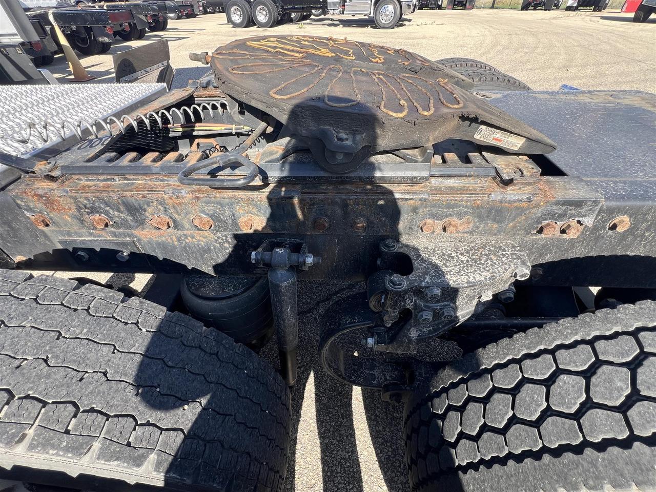 2023 Peterbilt 579 80&quot; Ultraloft Rochester MN