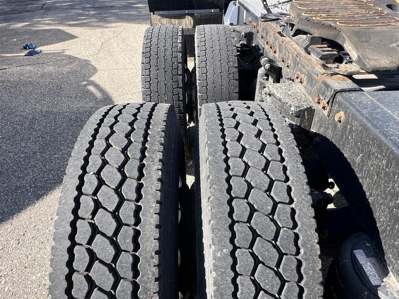 2023 Peterbilt 579 80&quot; Ultraloft Rochester MN