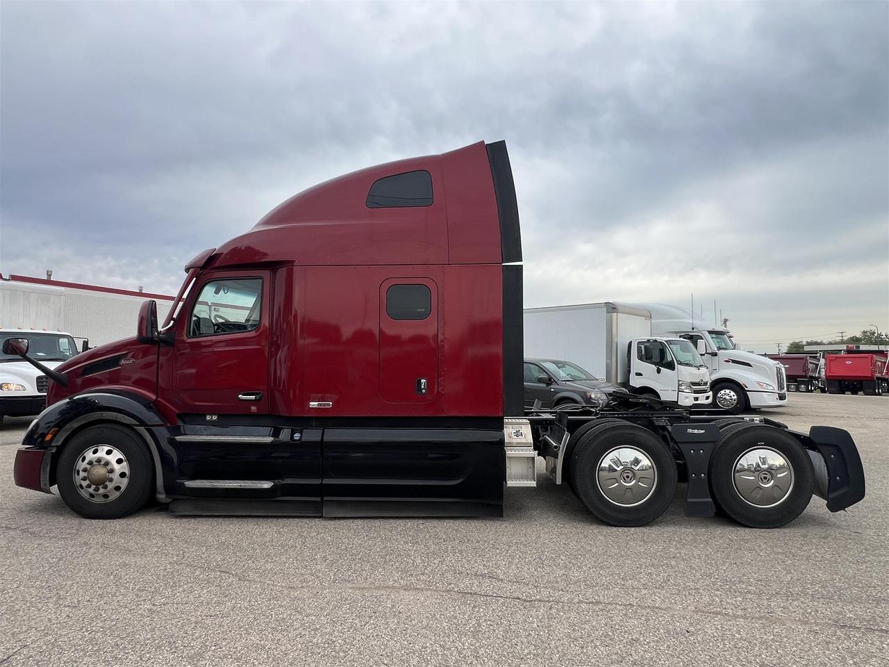 2023 Peterbilt 579 80" Ultraloft South St. Paul MN