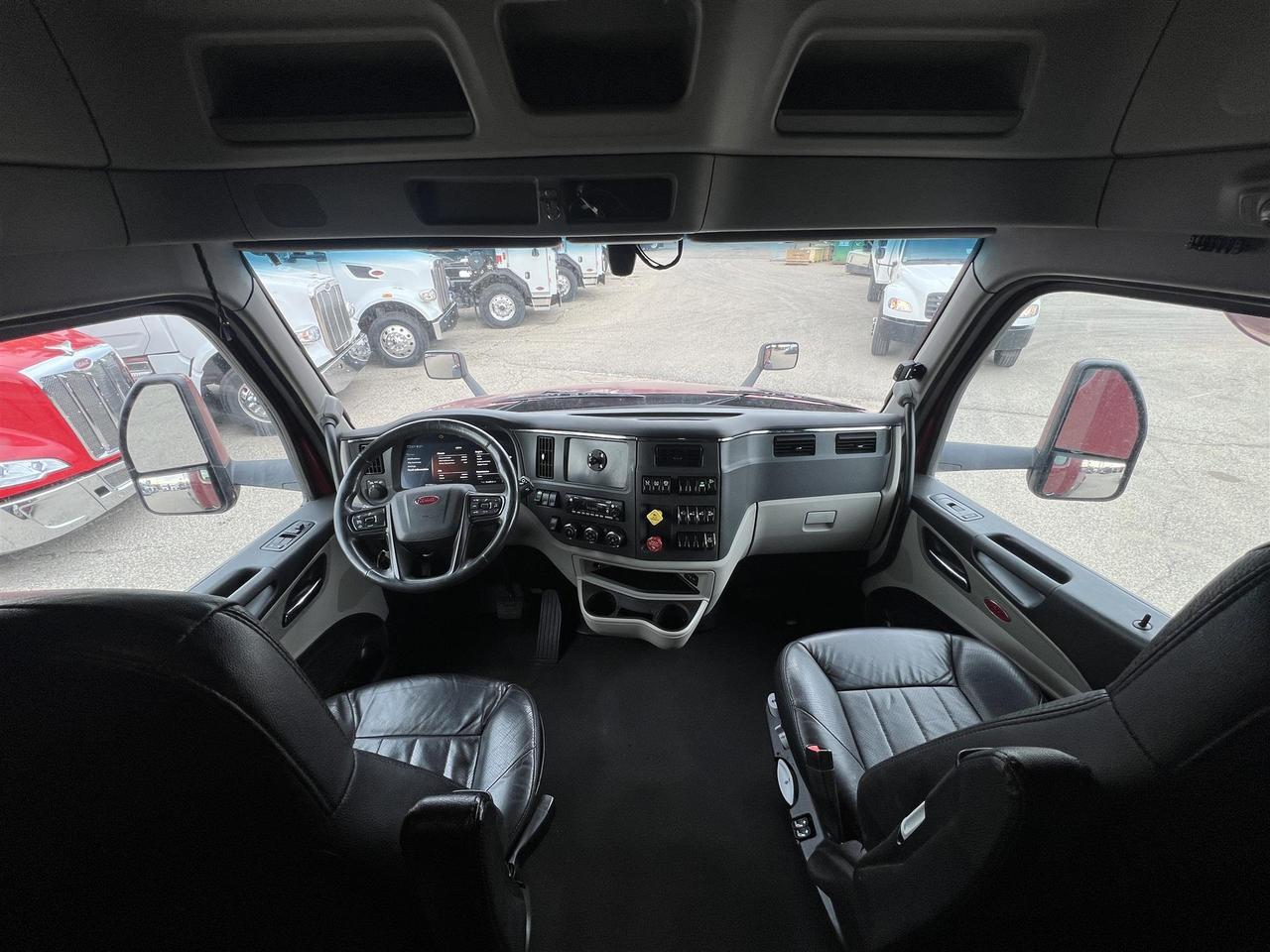 2023 Peterbilt 579 80" Ultraloft South St. Paul MN