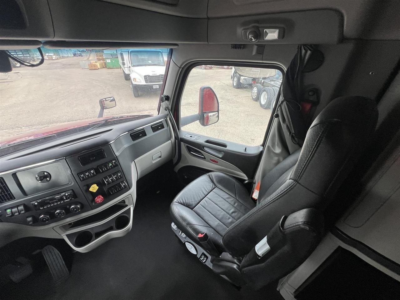 2023 Peterbilt 579 80" Ultraloft South St. Paul MN