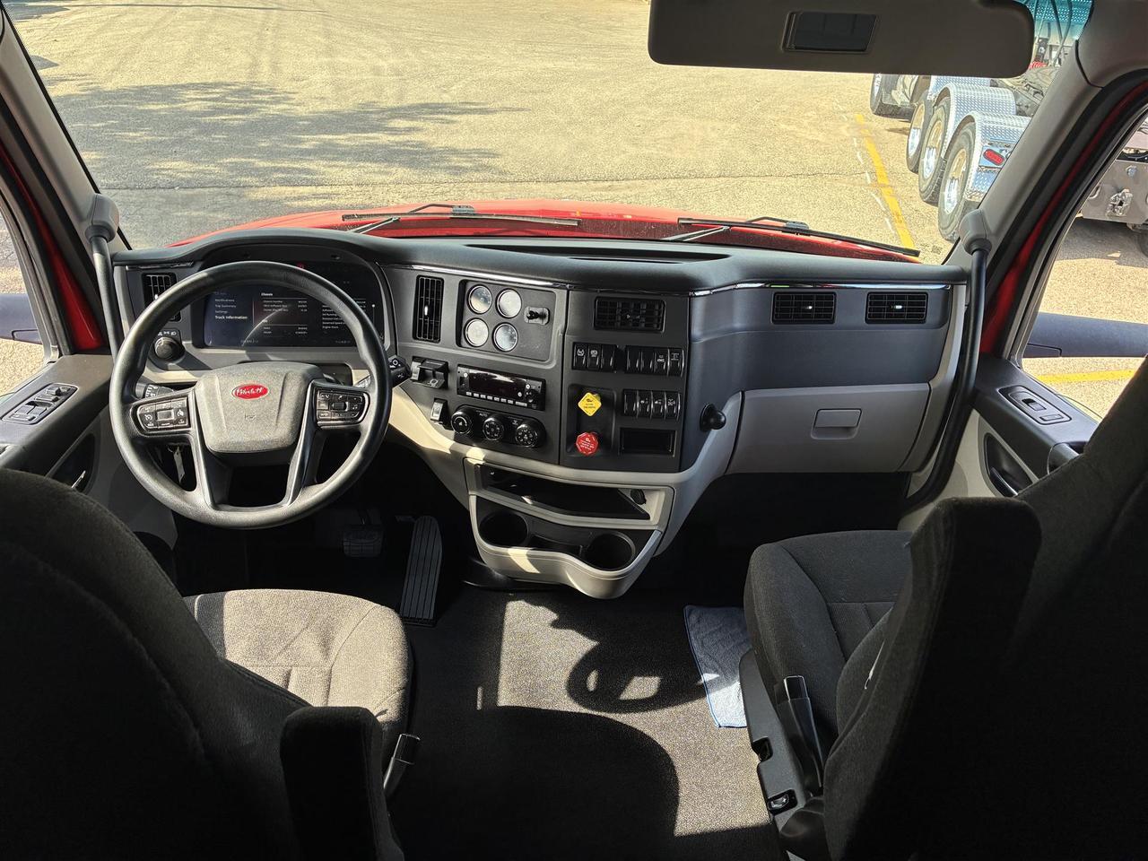 2023 Peterbilt 579 80" Ultraloft South St. Paul MN