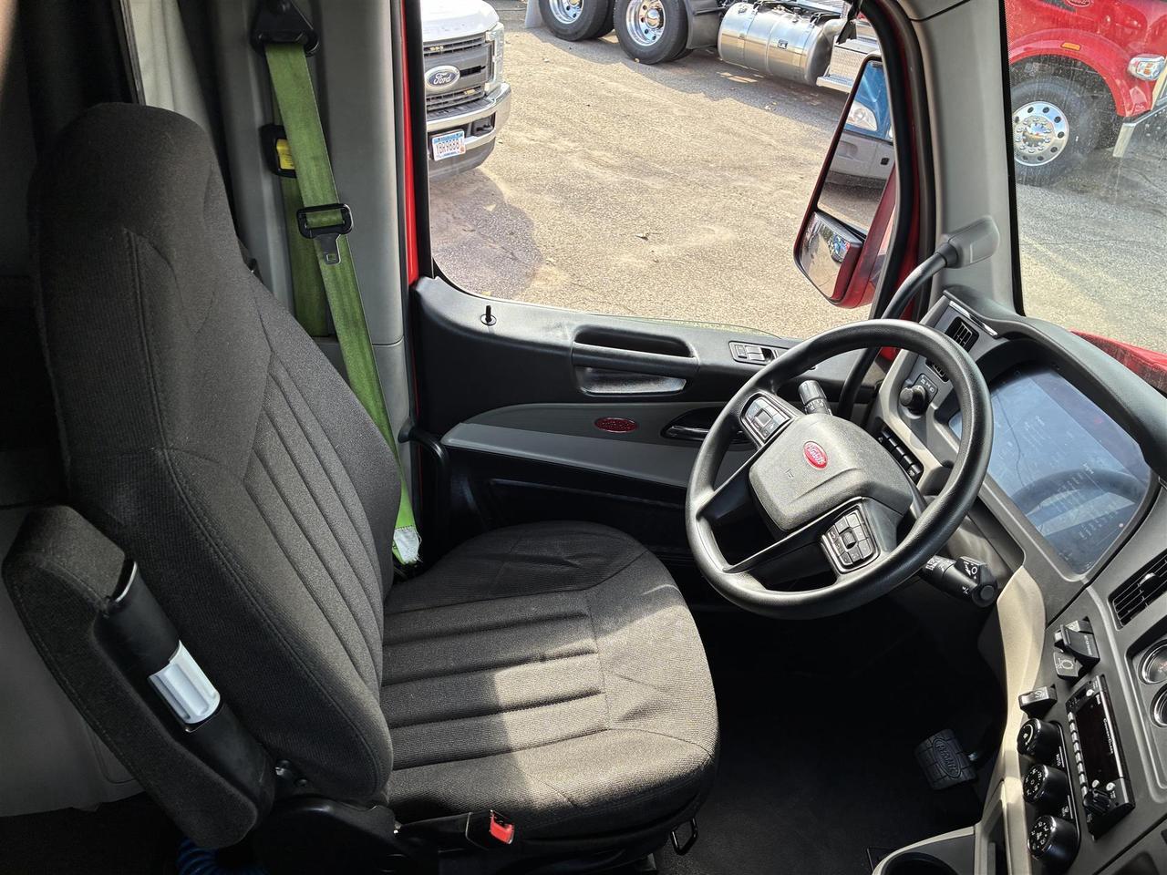 2023 Peterbilt 579 80" Ultraloft South St. Paul MN