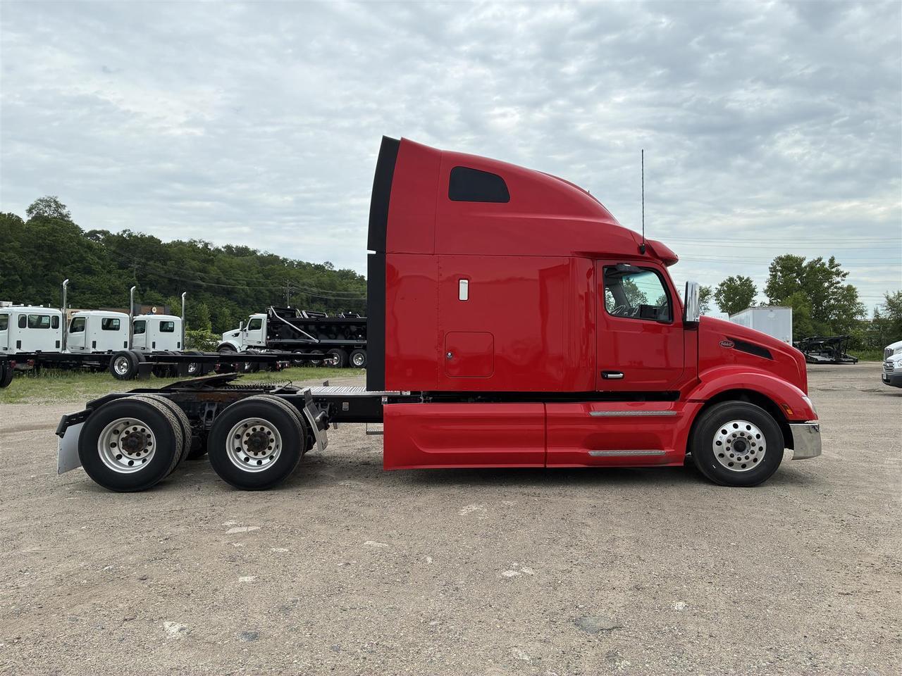 2023 Peterbilt 579 in South St. Paul, MN — photo 5
