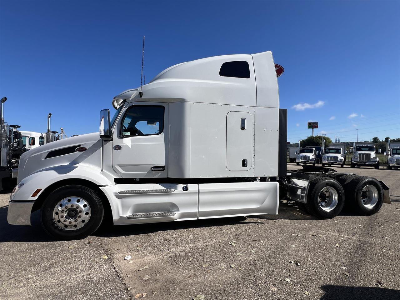 2023 Peterbilt 579 80&quot; Ultraloft South St. Paul MN