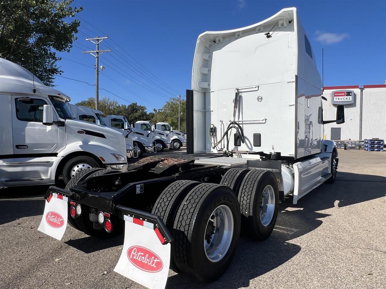 2023 Peterbilt 579 80&quot; Ultraloft South St. Paul MN