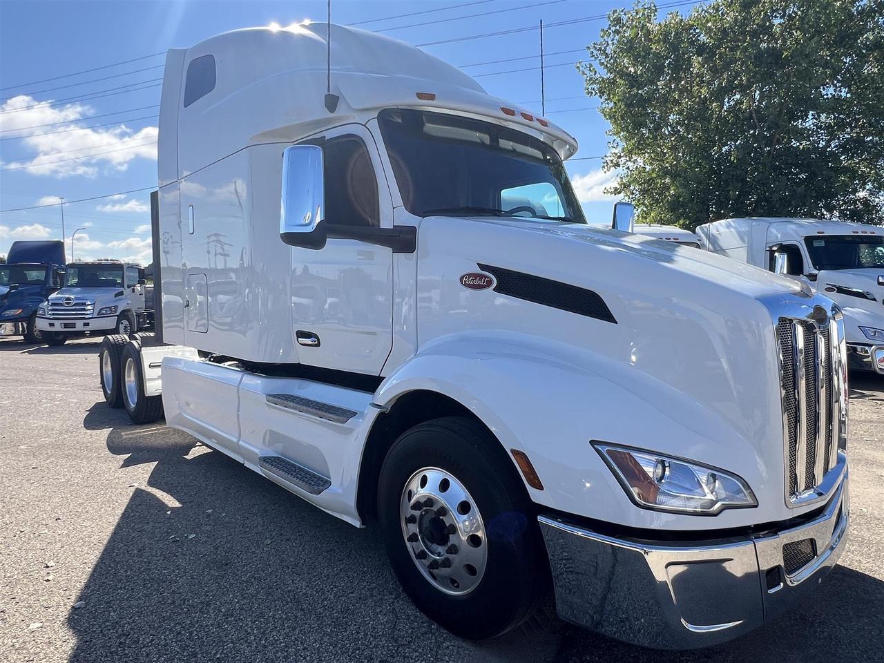 2023 Peterbilt 579 80&quot; Ultraloft South St. Paul MN
