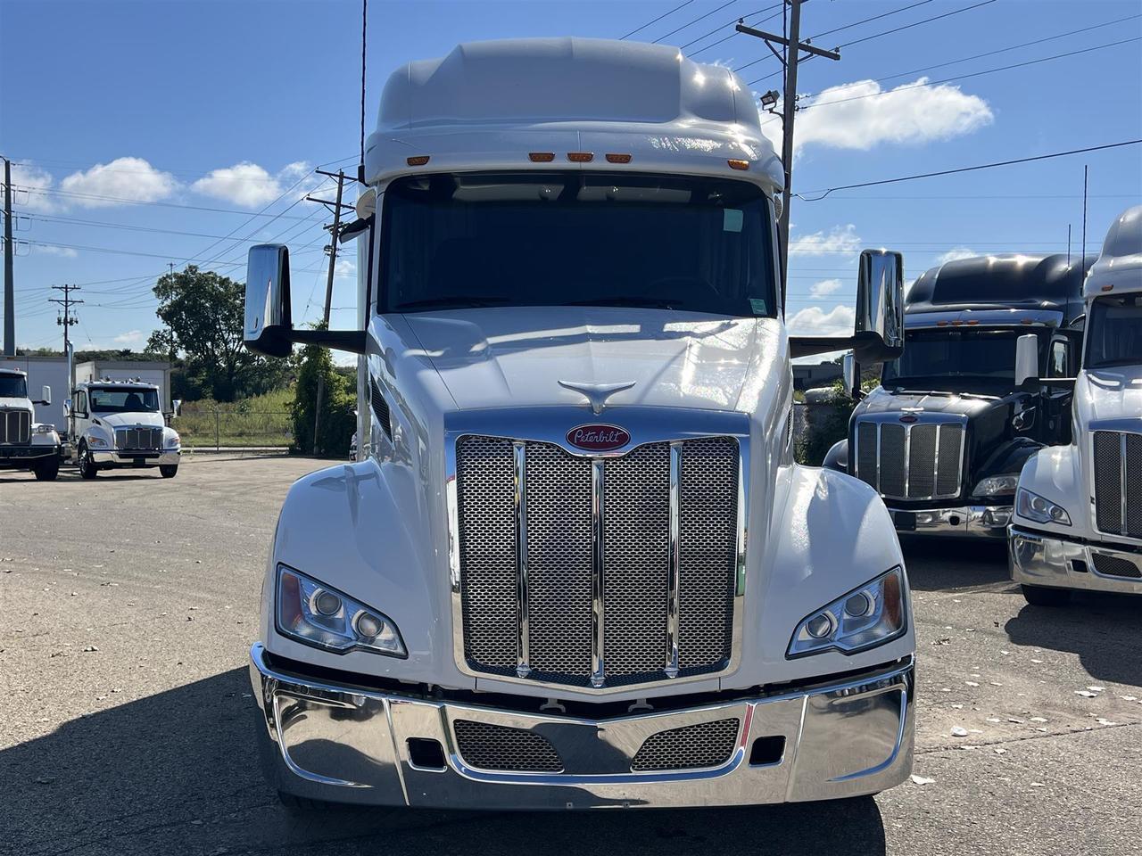 2023 Peterbilt 579 80&quot; Ultraloft South St. Paul MN
