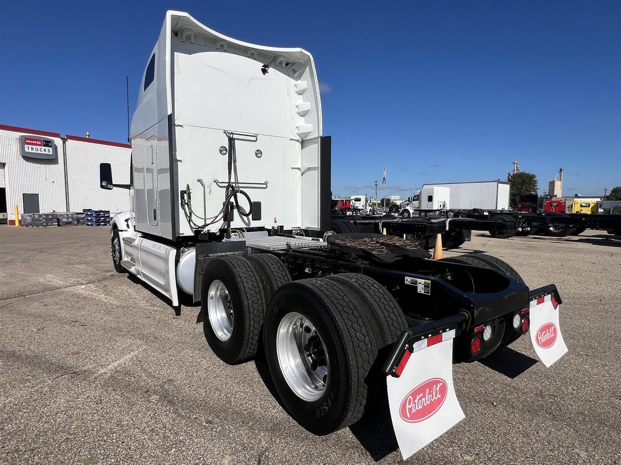 2023 Peterbilt 579 80&quot; Ultraloft South St. Paul MN