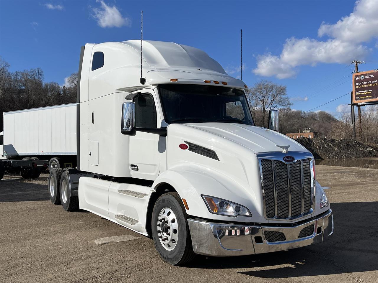 2023 Peterbilt 579 Raised Roof Eau Claire WI