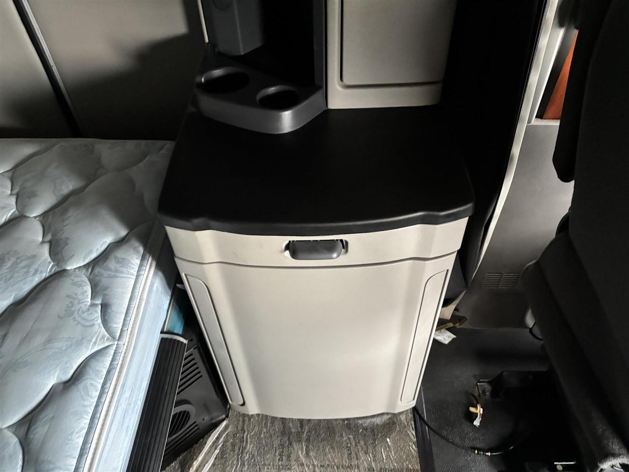 2023 Peterbilt 579 Ultraloft Eau Claire WI