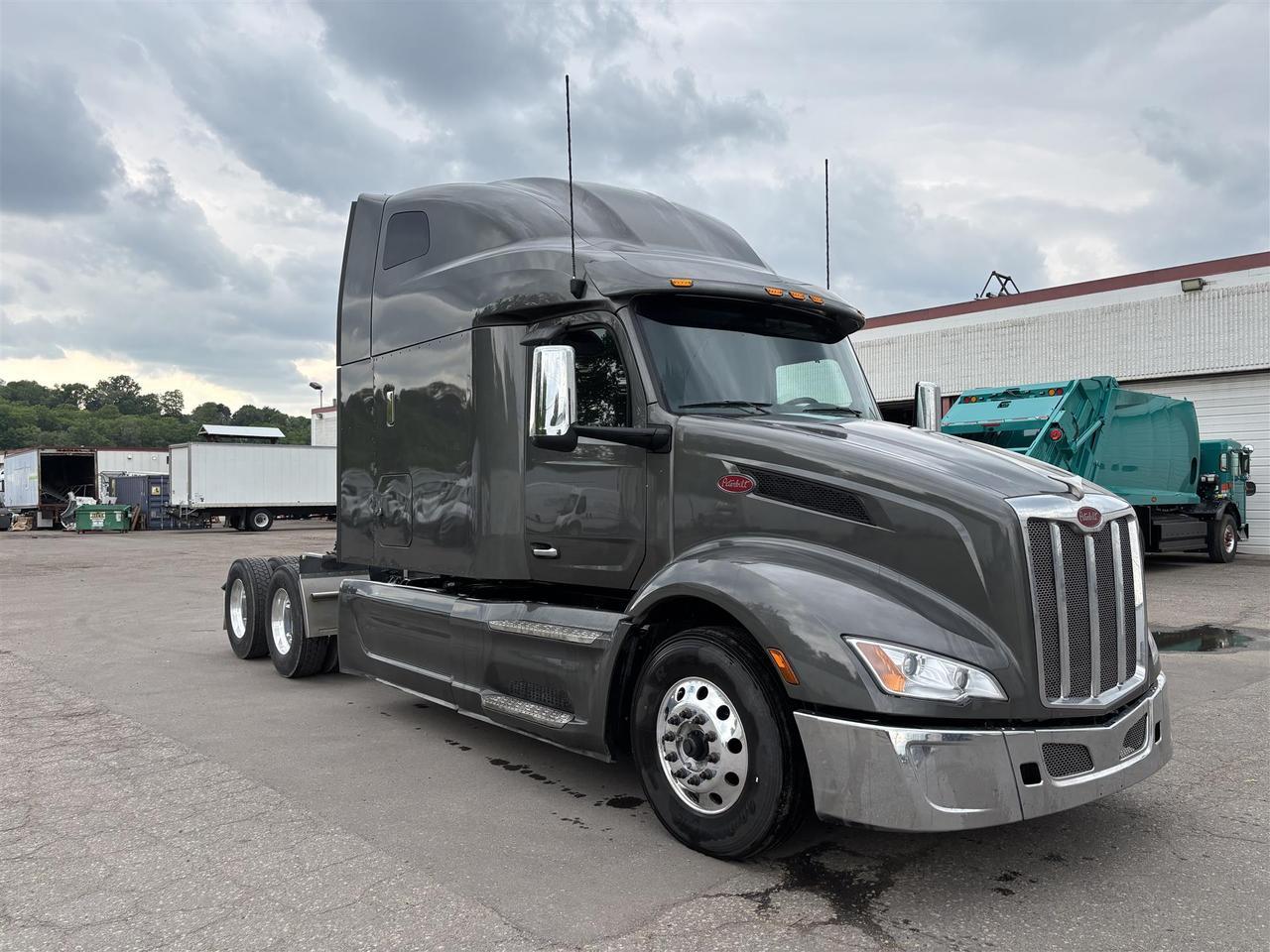 2023 Peterbilt 579 Ultraloft Eau Claire WI