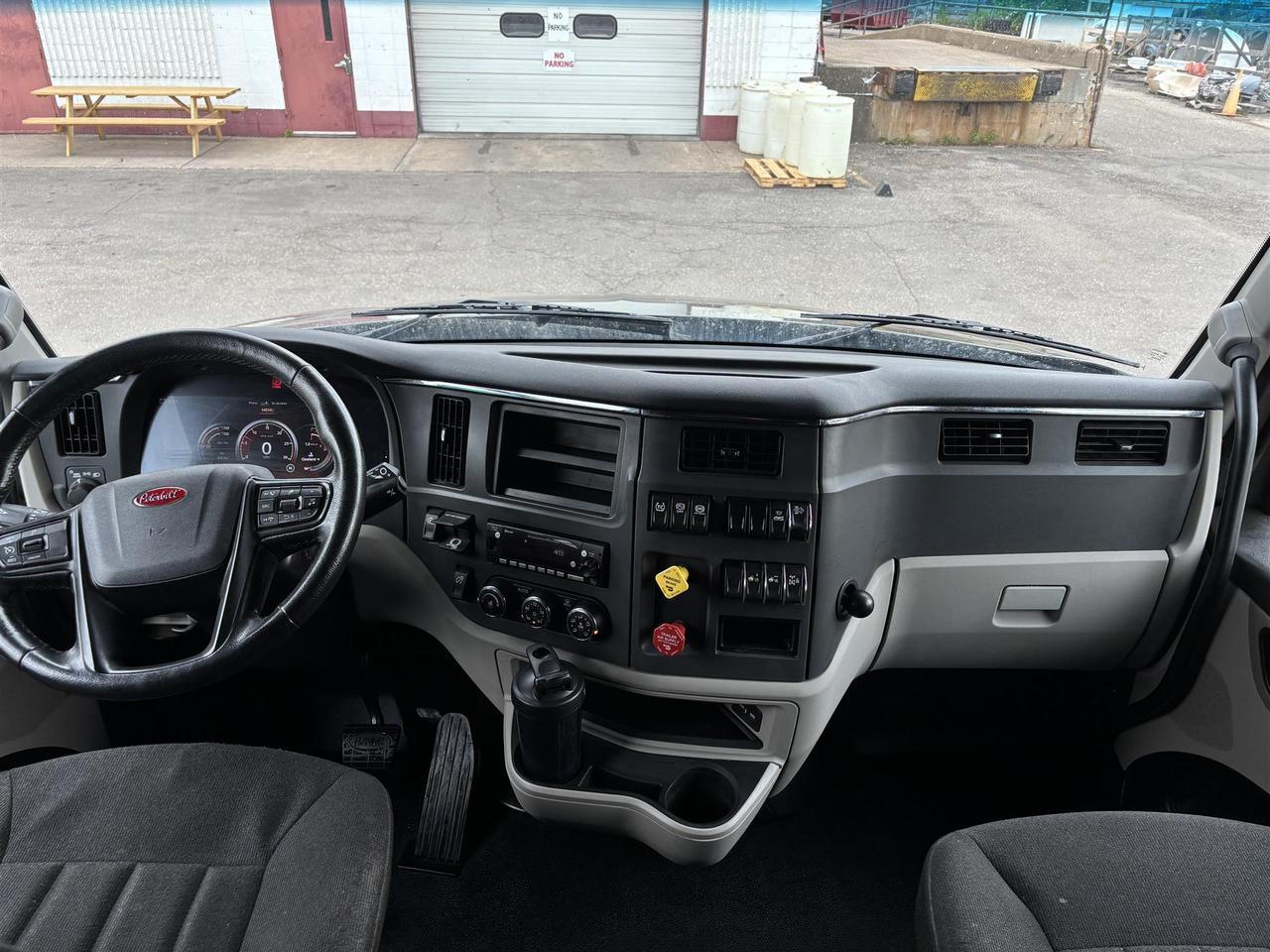 2023 Peterbilt 579 Ultraloft Eau Claire WI