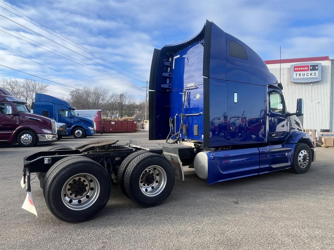 2023 Peterbilt 579 Ultraloft Rochester MN