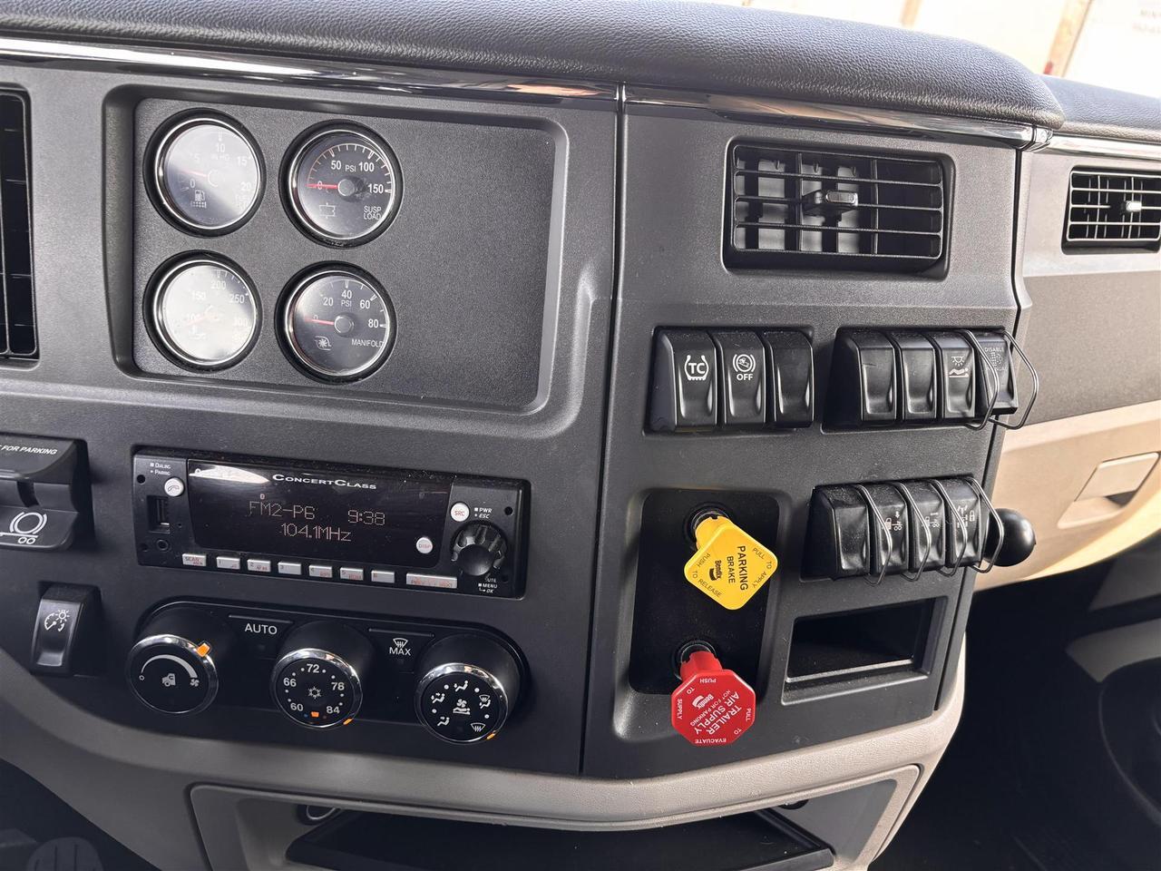 2023 Peterbilt 579 Ultraloft South St. Paul MN