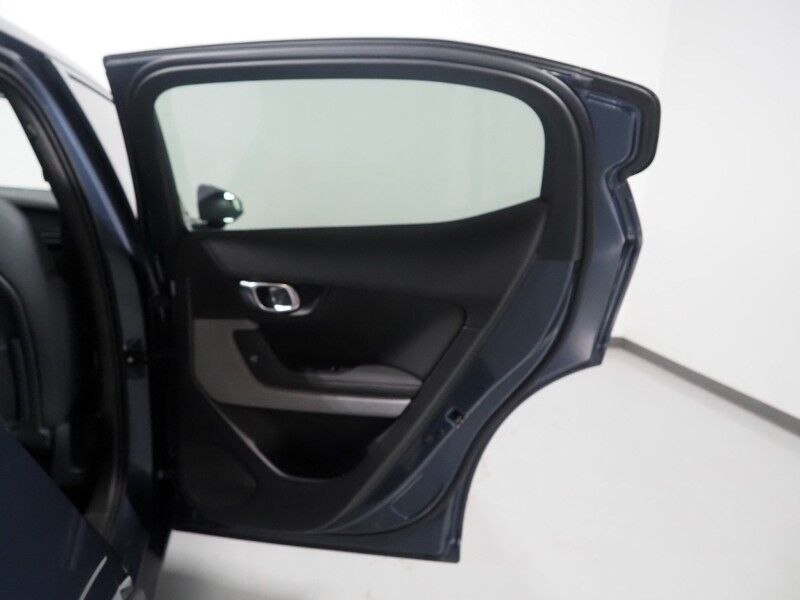 2023 Polestar 2 Long Range Dual Motor Plus AWD *PILOT PACKAGE, NAVIGATION, ADAPTIVE CRUISE, SAEFTY ALERTS, 360 VIEW CAMERAS, PANORAMA MOONROOF, HEATED SEATS/STEERING, HARMAN/KARDON, WIRELESS CHARGING Round Rock TX