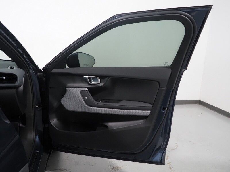 2023 Polestar 2 Long Range Dual Motor Plus AWD *PILOT PACKAGE, NAVIGATION, ADAPTIVE CRUISE, SAEFTY ALERTS, 360 VIEW CAMERAS, PANORAMA MOONROOF, HEATED SEATS/STEERING, HARMAN/KARDON, WIRELESS CHARGING Round Rock TX