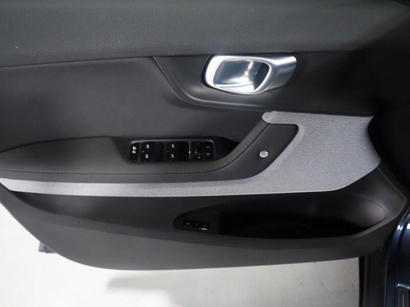 2023 Polestar 2 Long Range Dual Motor Plus AWD *PILOT PACKAGE, NAVIGATION, ADAPTIVE CRUISE, SAEFTY ALERTS, 360 VIEW CAMERAS, PANORAMA MOONROOF, HEATED SEATS/STEERING, HARMAN/KARDON, WIRELESS CHARGING Round Rock TX