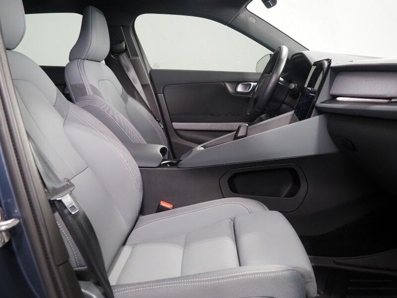 2023 Polestar 2 Long Range Dual Motor Plus AWD *PILOT PACKAGE, NAVIGATION, ADAPTIVE CRUISE, SAEFTY ALERTS, 360 VIEW CAMERAS, PANORAMA MOONROOF, HEATED SEATS/STEERING, HARMAN/KARDON, WIRELESS CHARGING Round Rock TX
