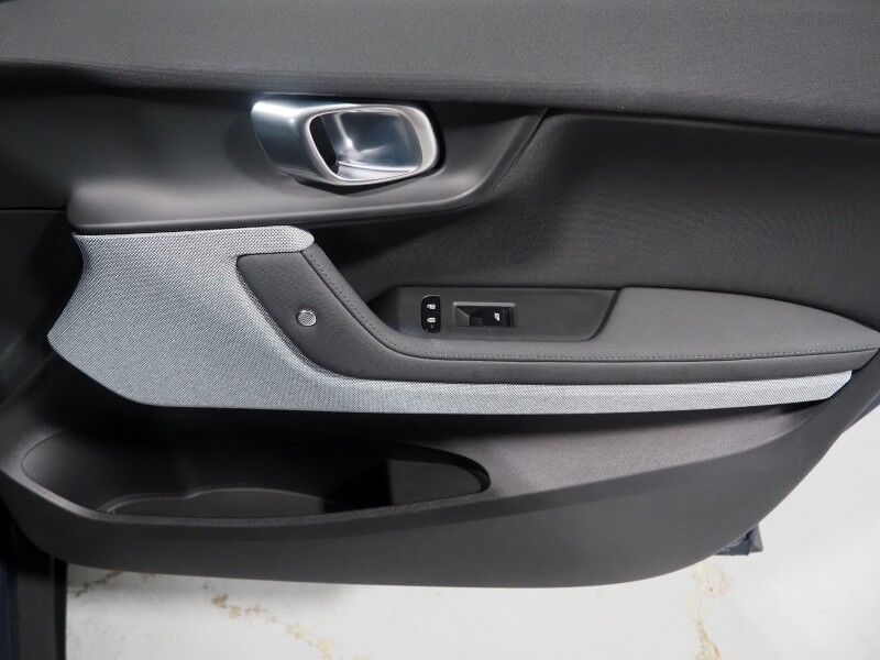 2023 Polestar 2 Long Range Dual Motor Plus AWD *PILOT PACKAGE, NAVIGATION, ADAPTIVE CRUISE, SAEFTY ALERTS, 360 VIEW CAMERAS, PANORAMA MOONROOF, HEATED SEATS/STEERING, HARMAN/KARDON, WIRELESS CHARGING Round Rock TX