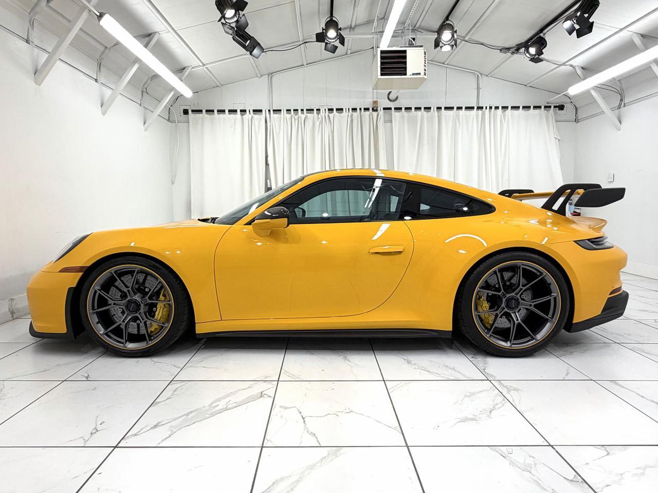 2023 Porsche 911 GT3 photo 2