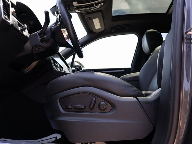 2023 Porsche Cayenne  Oshkosh WI