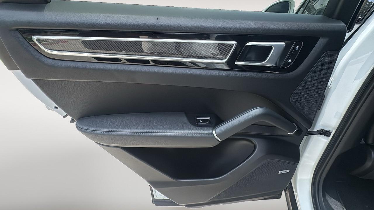 2023 Porsche Cayenne  Selma TX