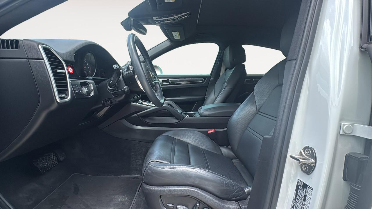 2023 Porsche Cayenne  Selma TX