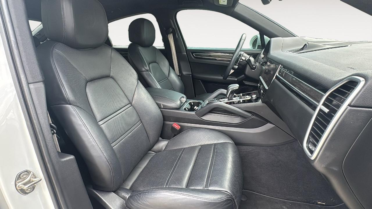 2023 Porsche Cayenne  Selma TX