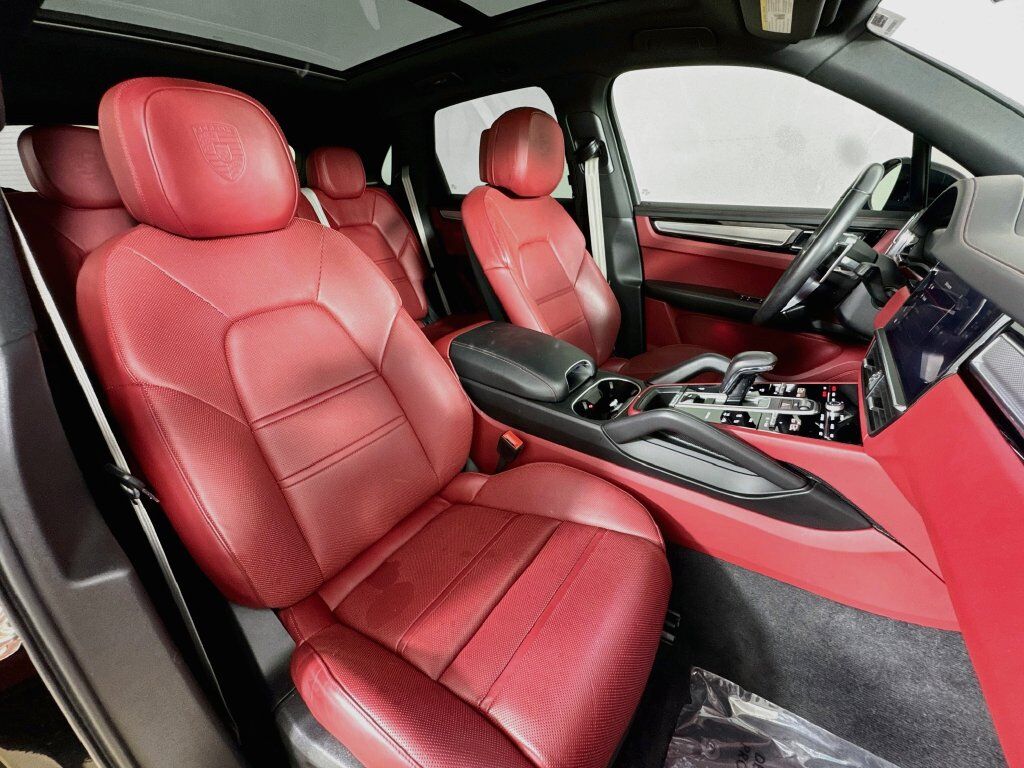 2023 Porsche Cayenne Base Willowbrook IL