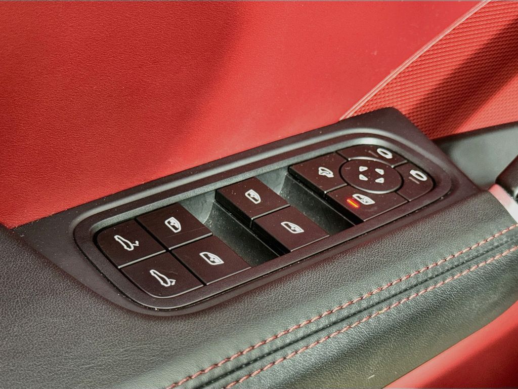 2023 Porsche Cayenne Base Willowbrook IL