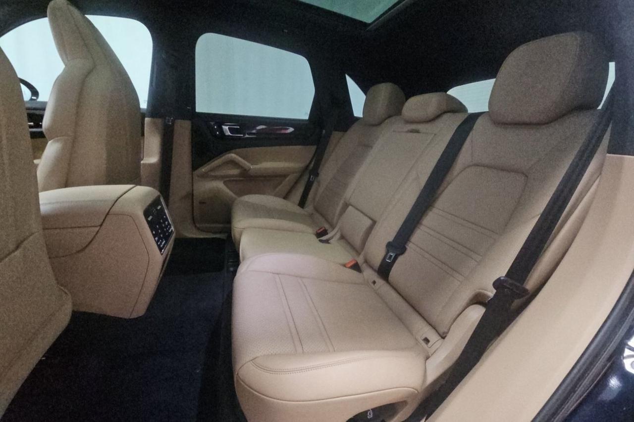 2023 Porsche Cayenne Base Adaptive Cruise Ventilated Seats Towing Portland OR