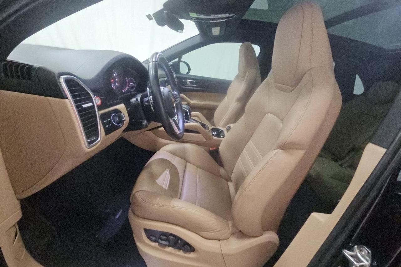 2023 Porsche Cayenne Base Adaptive Cruise Ventilated Seats Towing Portland OR