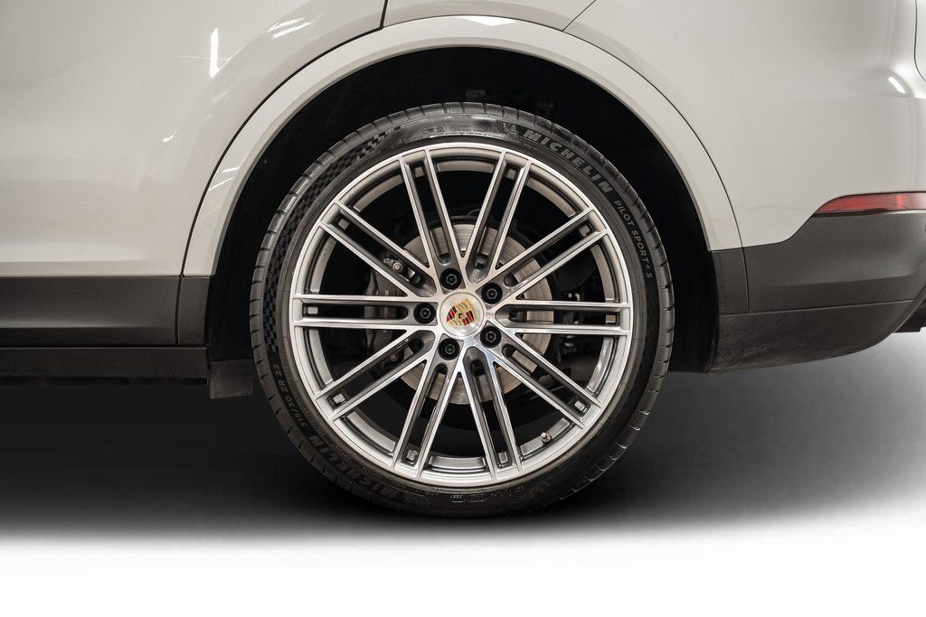 2023 Porsche Cayenne Coupe Platinum Edition Indianapolis IN
