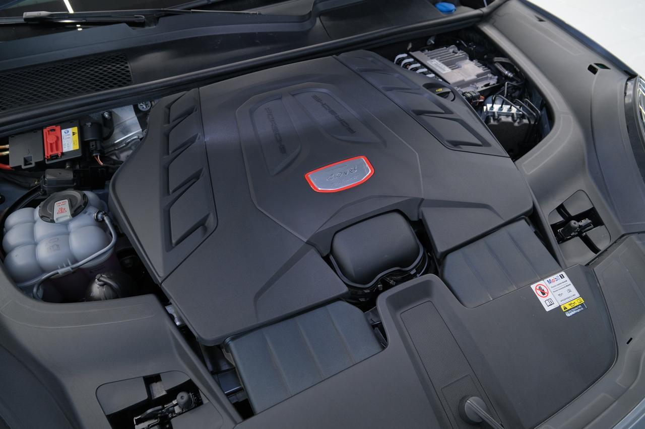 2023 Porsche Cayenne Coupe Turbo GT Miami FL