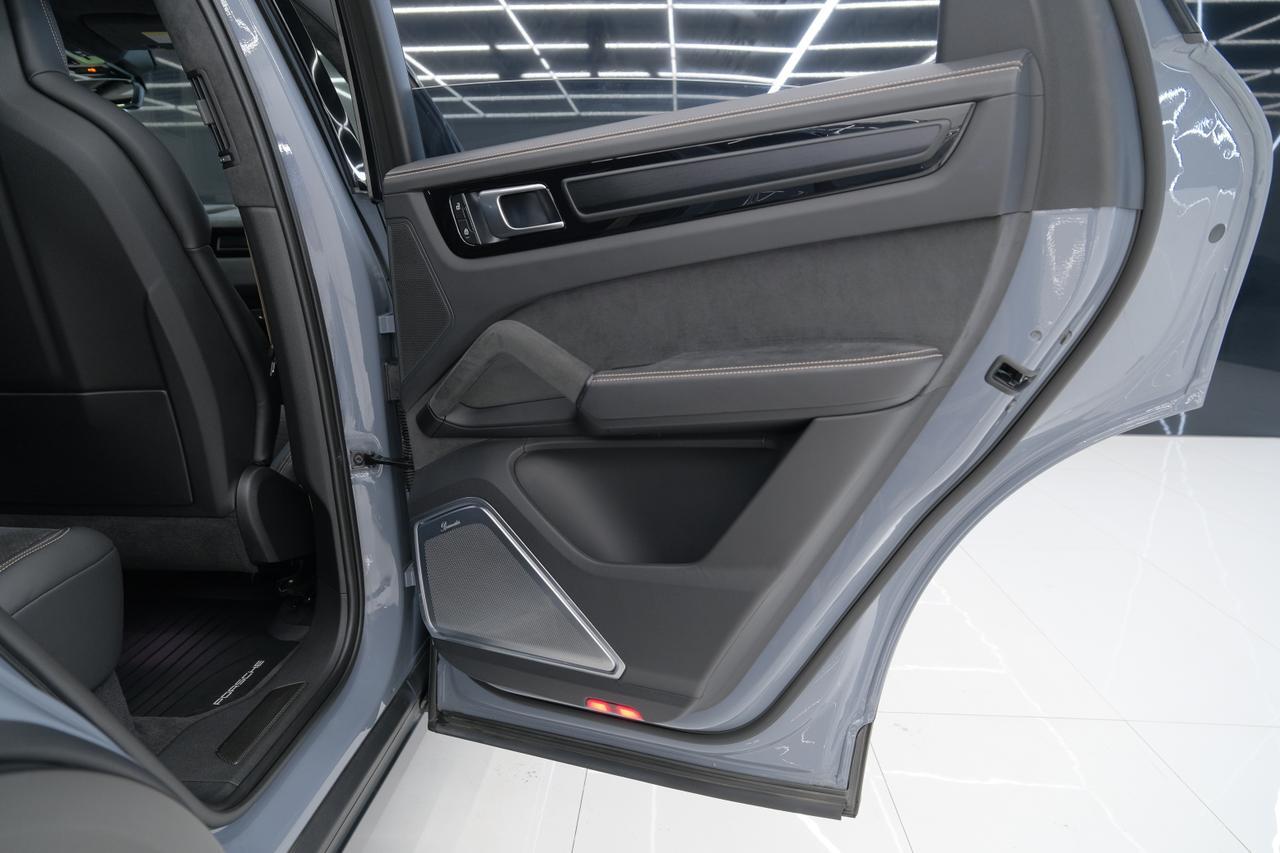 2023 Porsche Cayenne Coupe Turbo GT Miami FL