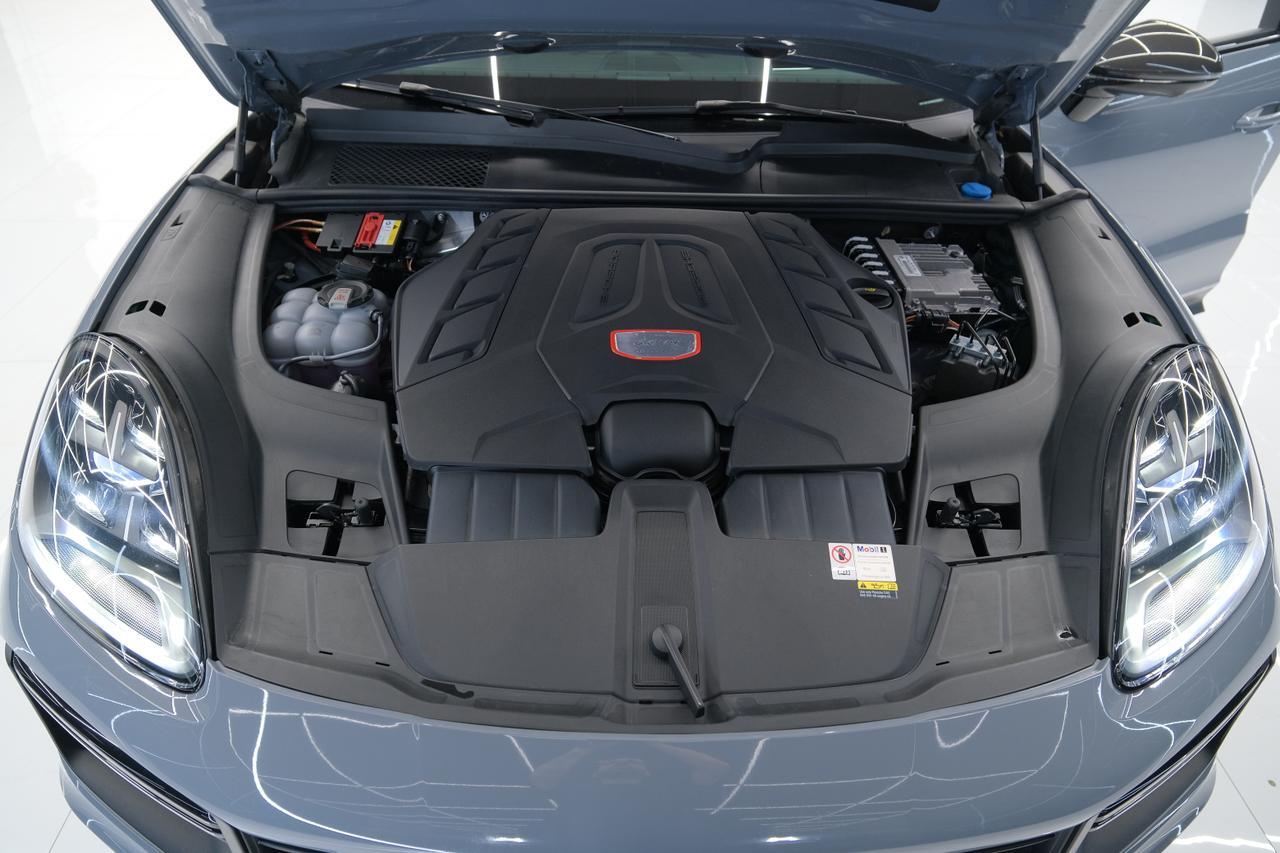 2023 Porsche Cayenne Coupe Turbo GT Miami FL